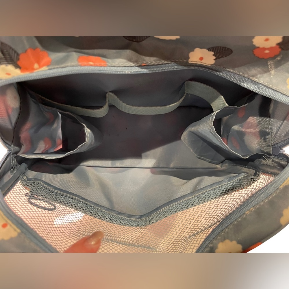 ❤️❤️LAST CHANCE ❤️❤️ Makeup Bag- GUC - several compartments - Picture 5 of 12